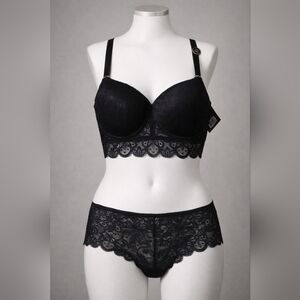 Chic Black Lace Bra Set